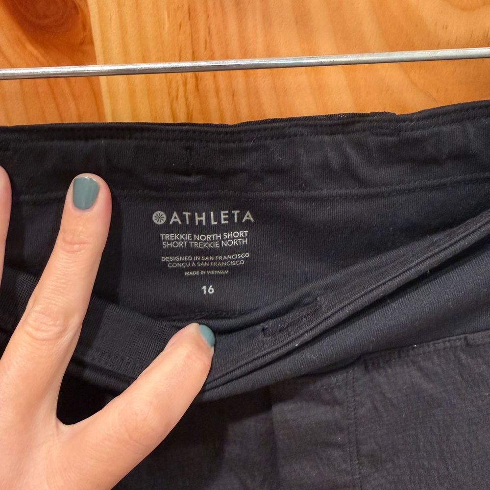 Athleta Black Trekkie North Shorts